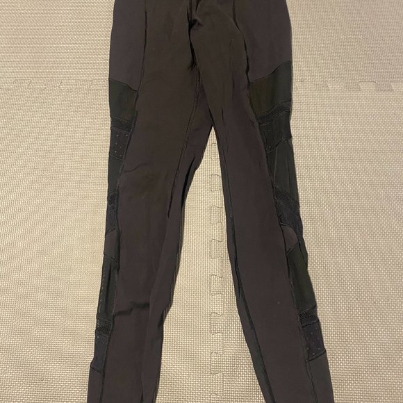 Lululmon Just Breath Mesh Leggings - Picture 5 of 7